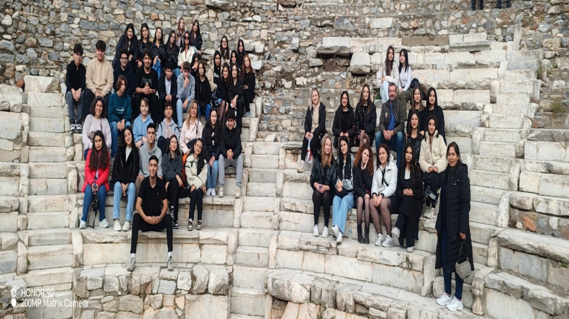 Okulumuz gezi kulübü tarafından Aydın Adnan Menderes Üniversitesi/ Efes Antik Kenti/ Kuşadası tanıtım ve kültür gezisi düzenlendi.